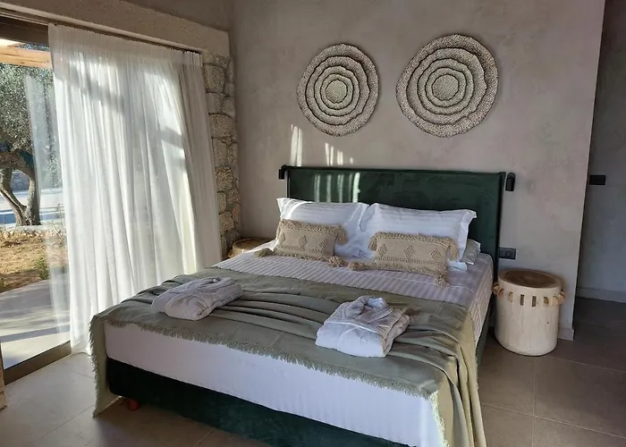 Villa Elaiopetra Kefalonia - Stonehouse Hideaway With Pool - Modern Luxury With Serene Sea And Mountain Views