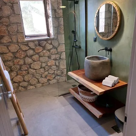 Elaiopetra Kefalonia - Stonehouse Hideaway With Pool - Modern Luxury With Serene Sea And Mountain Views 别墅